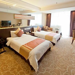 Building A Deluxe Twin Room